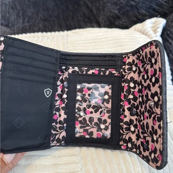 Vera Bradley Trifold Wallet - Picture 4 of 6